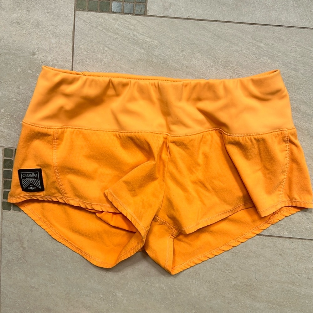 Oiselle Roga Shorts, Size 2 Golden / Orange